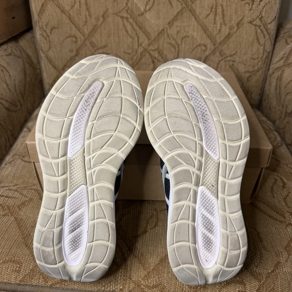 Asics Gel-Cumulus 28 Black White 1012B916 Women's Size 10 Running Shoes Sneakers